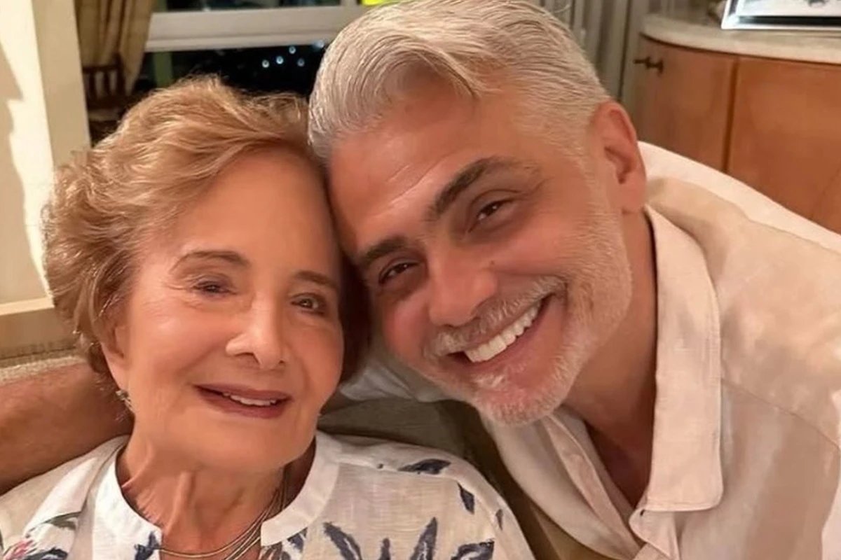 Coube a funcionario de Gloria Menezes dar detalhes sobre os