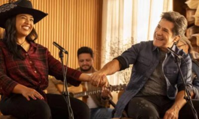 Daniel se emociona no palco do Viver Sertanejo e faz