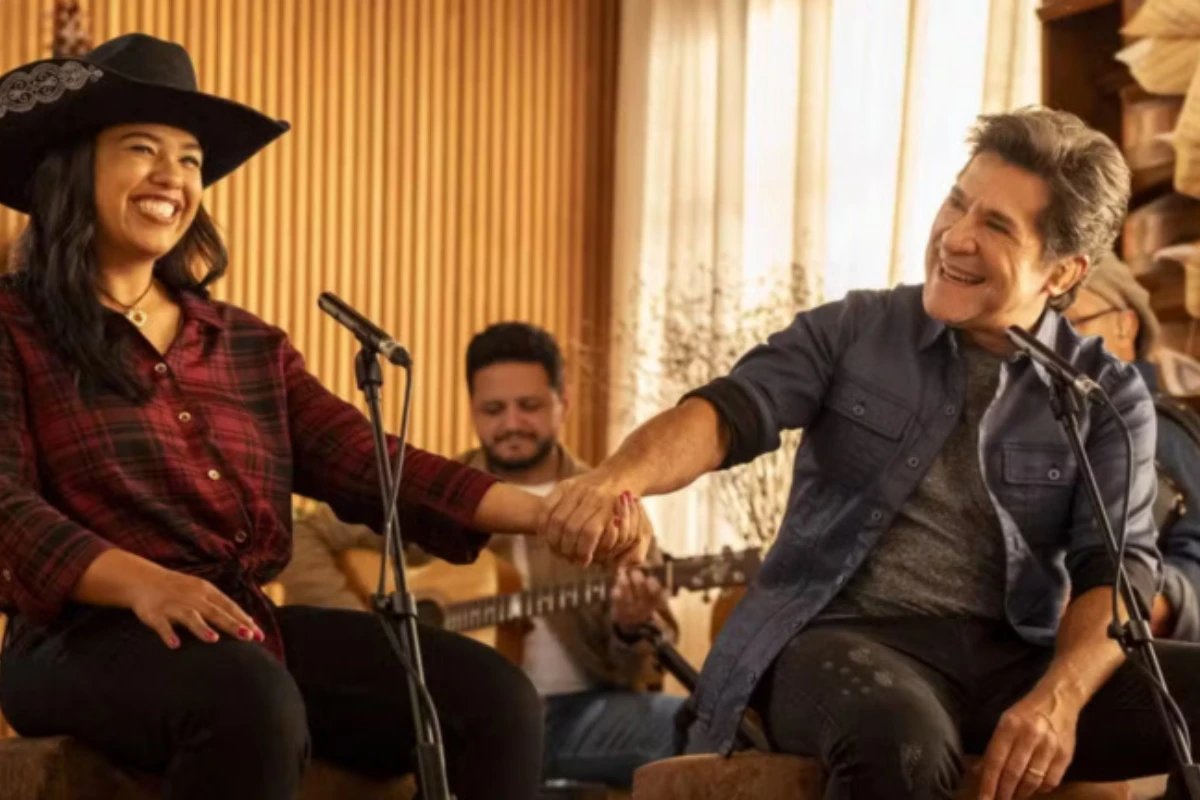 Daniel se emociona no palco do Viver Sertanejo e faz