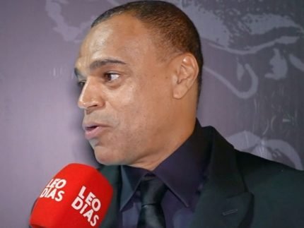 Denilson revela lote preferido no leilao de Neymar e brinca