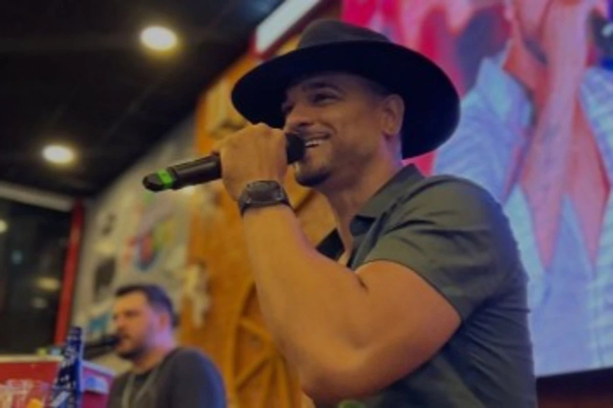 Diagnosticado com cancer cantor sertanejo e internado na UTI e