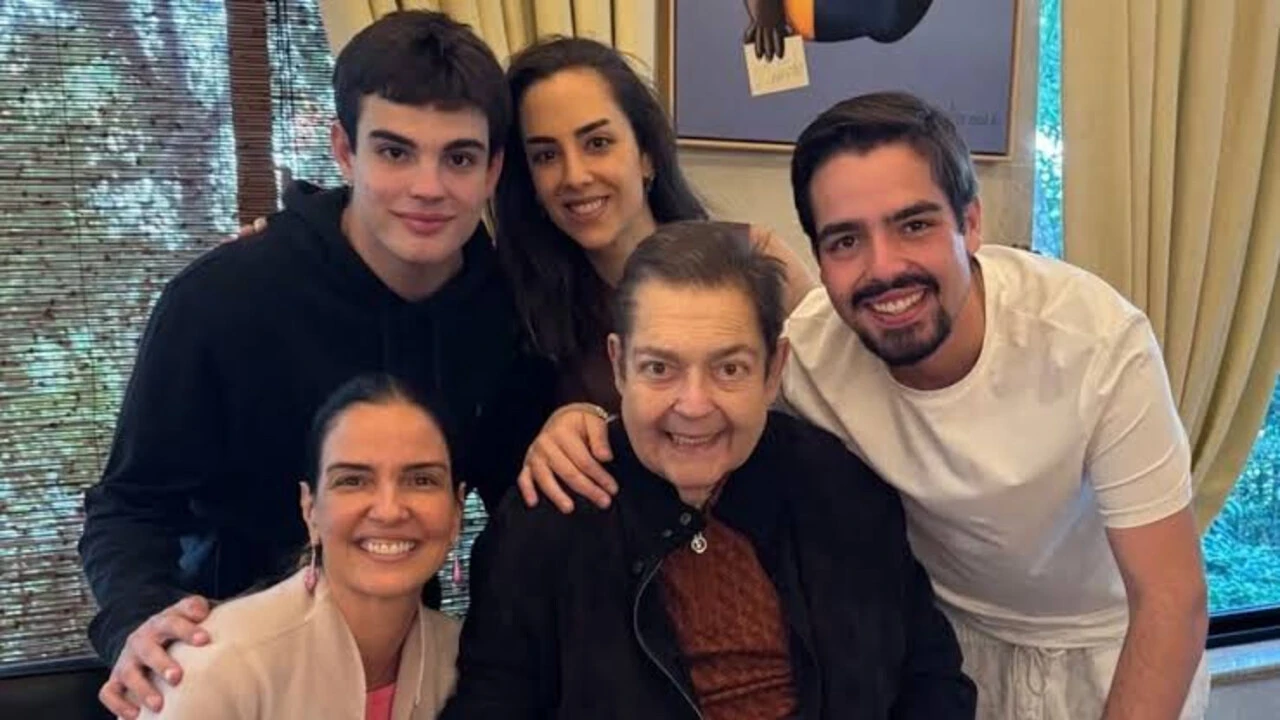 Esposa de Faustao detalha estado de saude do apresentador.webp