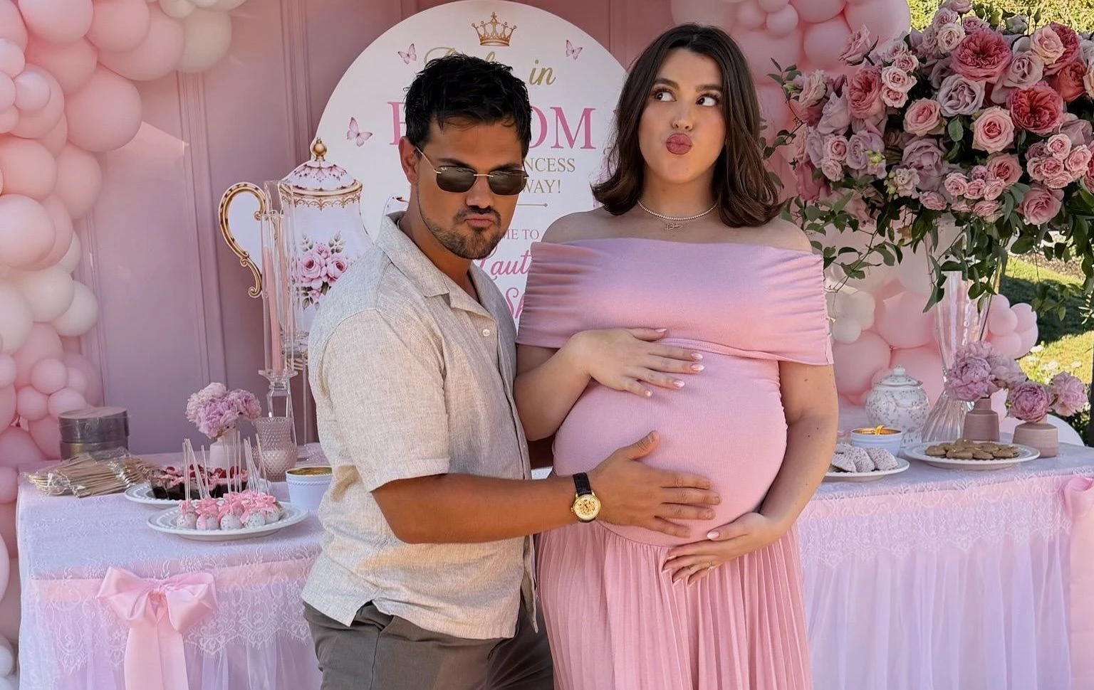 Esposa de Taylor Lautner revela fotos do cha de.webp