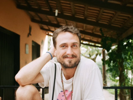Ex ator da Globo muda radicalmente de vida e passa a