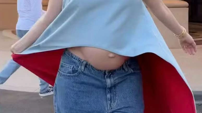 Famosa tem corpo detonado durante a gravidez e especialistas.webp