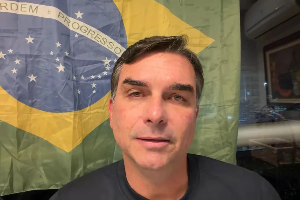 Flavio Bolsonaro confirma ida ao Jornal Nacional sabatina promete acirrar