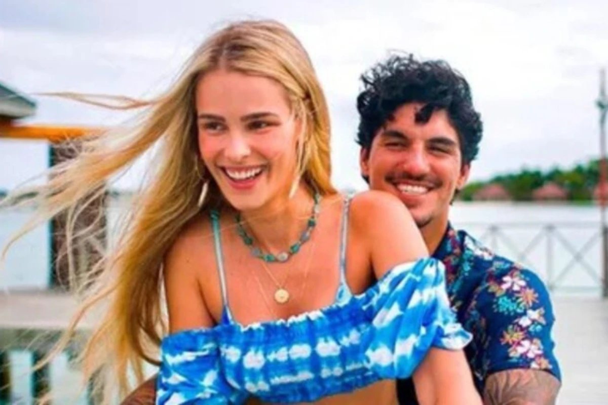 Gabriel Medina evitou olhar nos olhos de Yasmin Brunet durante