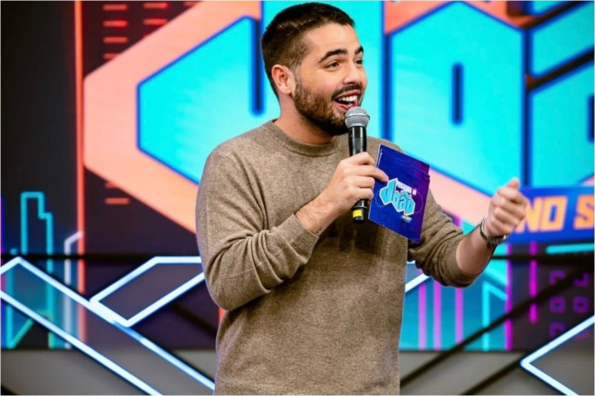 Joao Silva tenta evitar comparacoes com seu pai o apresentador