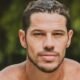 Jose Loreto aparece sem camisa em cena de Quem Ama