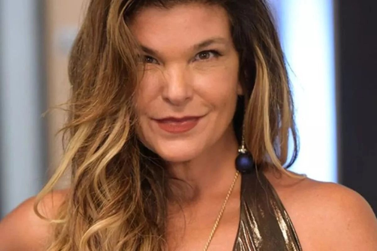 Lembra dela Cristiana Oliveira posa de biquini em Maragogi aos