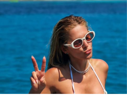 Livia Andrade curte vida de solteira em Ibiza e revela