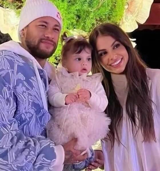 Mae da terceira filha de Neymar aposta em novo visual