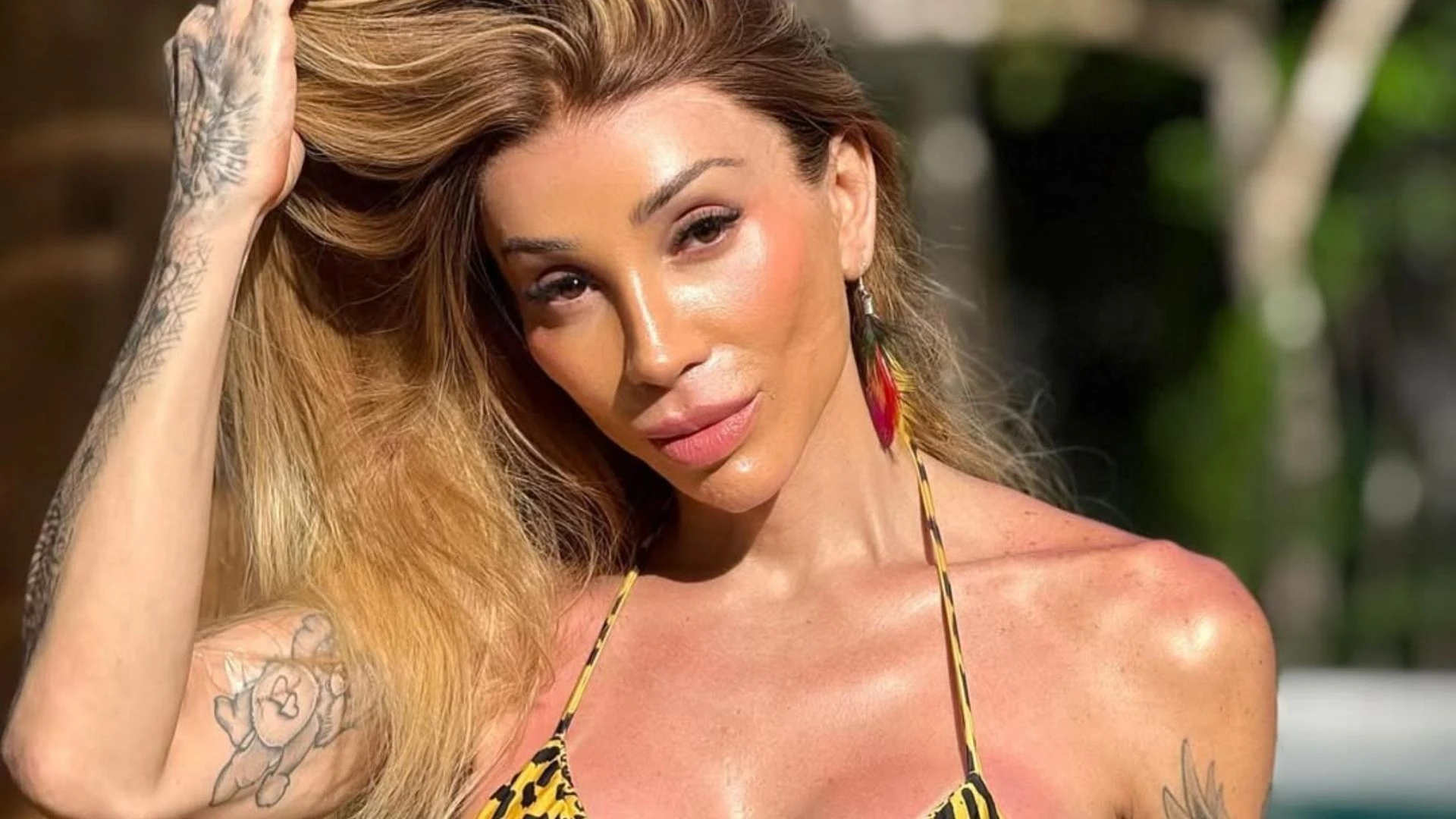 Maya Massafera aparece com rosto avermelhado apos novo procedimento.webp