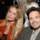 Nasce primeiro herdeiro de Sebastian Stan e Annabelle Wallis.webp