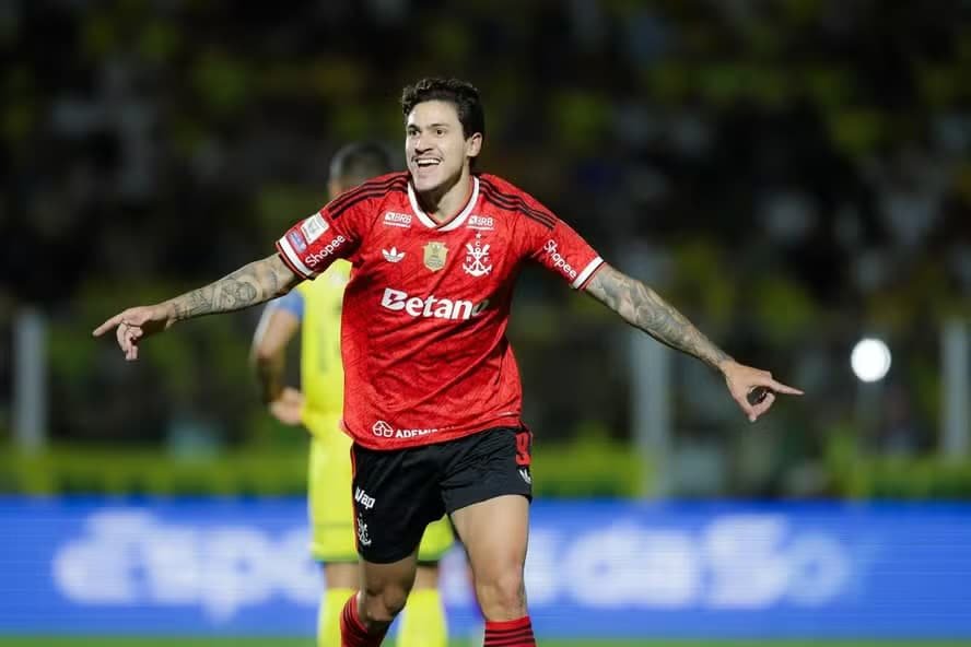 Pedro recebe proposta milionaria do Trabzonspor e pode quadruplicar salario