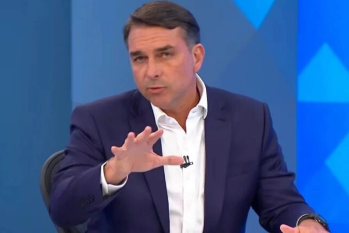 Pergunta sobre aquecimento global faz Flavio Bolsonaro dar resposta inesperada