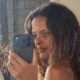 Quem e a atriz viajando com Juliano Floss apos.webp