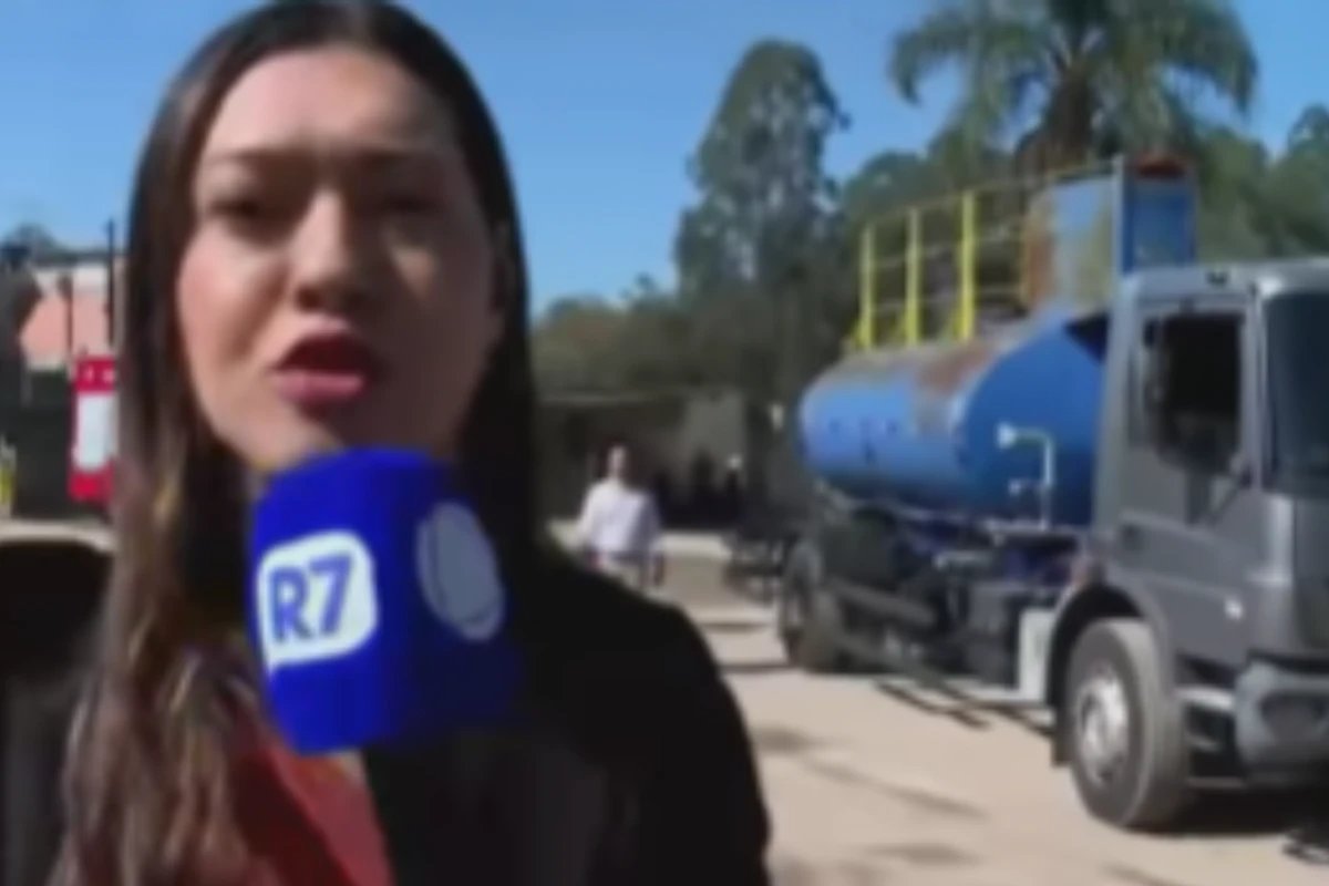 Reporter do Hoje em Dia cai em bueiro aberto ao