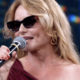 Rita Guedes explica motivo do uso de oculos escuros durante