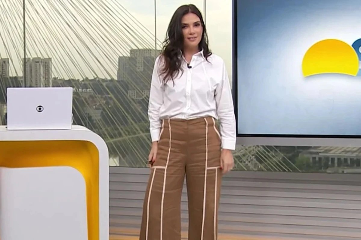 Sabina Simonato chama a atencao com look e colega nao