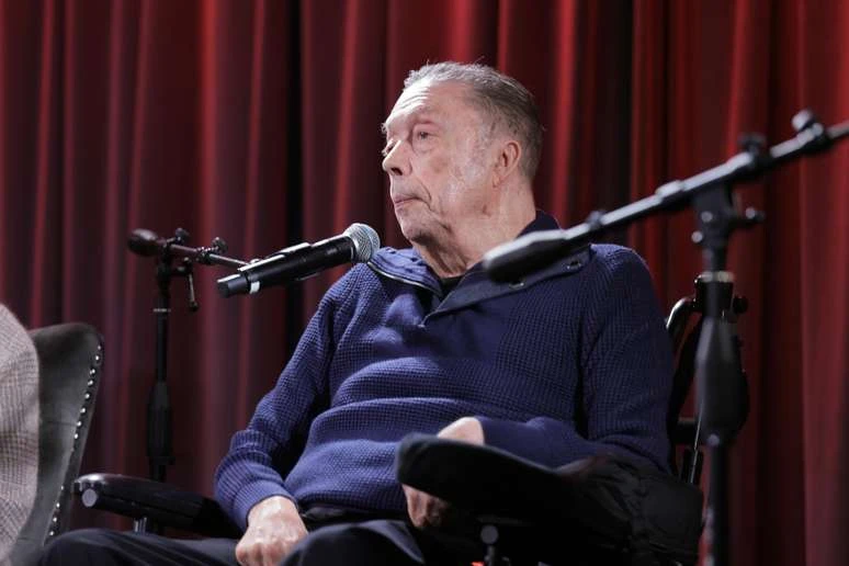 Tim Curry ja teve cranio ‘esmagado apos sofrer derrame.webp