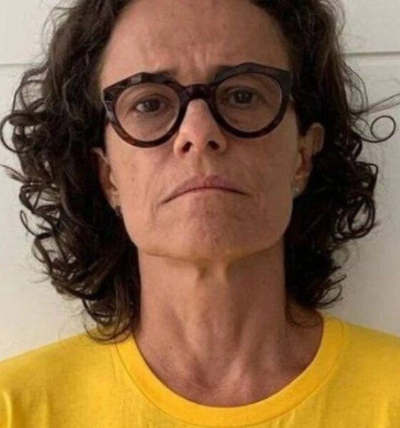 ‘Me empurrou na cama e disse ‘Vou te mostrar o