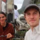 Apaixonado Shawn Mendes posa com Bruna Marquezine em desfile.webp