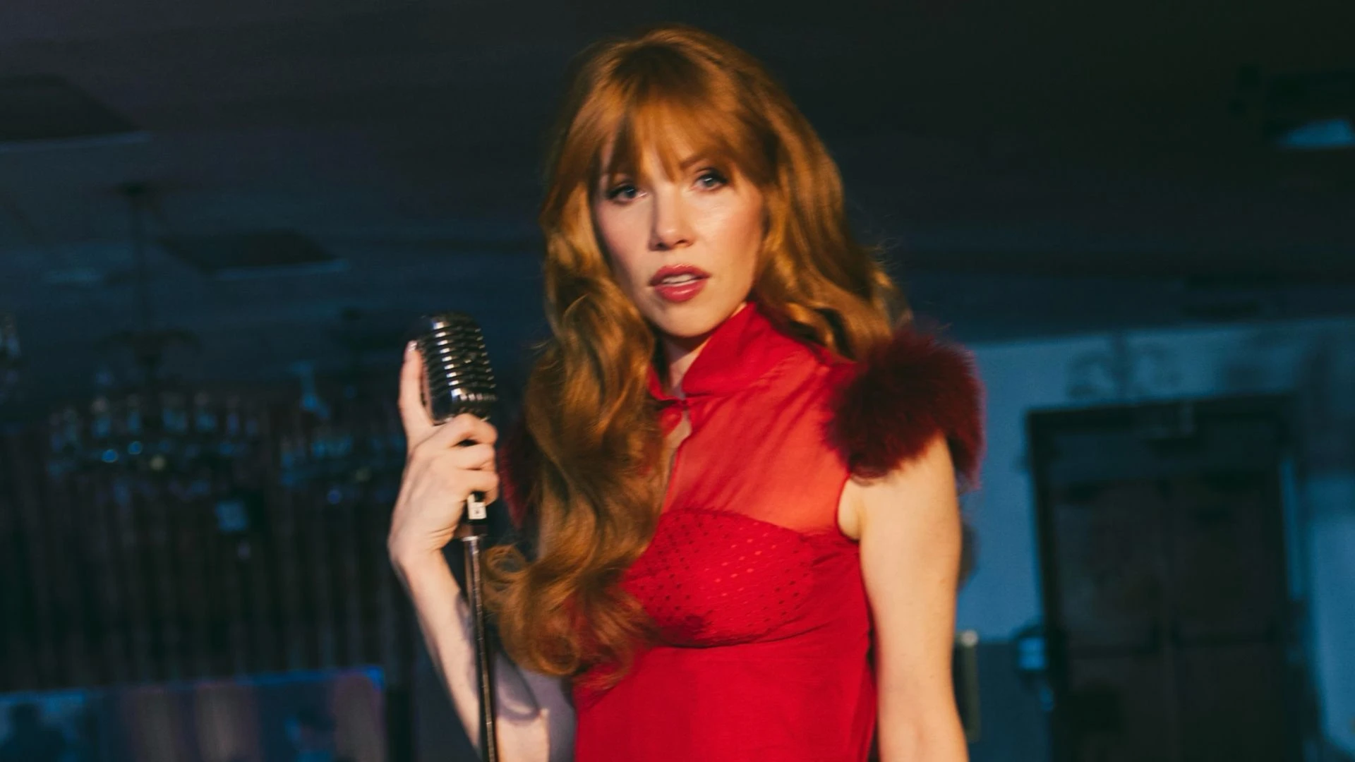 Carly Rae Jepsen entrega que dancou forro em vinda.webp