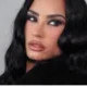 Demi Lovato e flagrada em aviao e diverte fas.webp