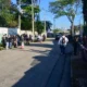 Familia e amigos chegam para velorio fechado de Rick.webp