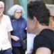 Jose Mayer comparece a velorio de pessoa querida e lamenta