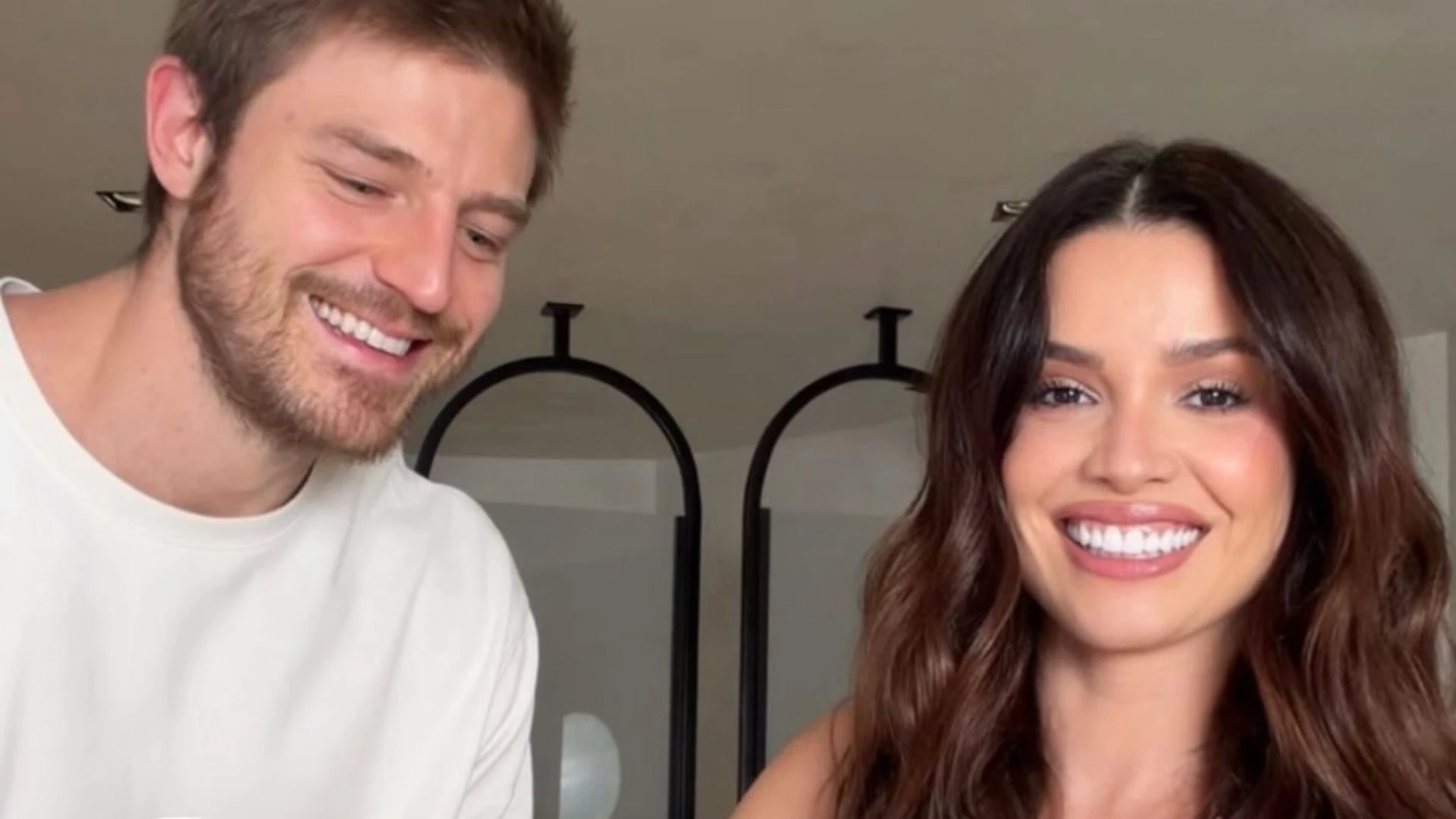 Juliette revela que chorou ao provar vestido de noiva.webp