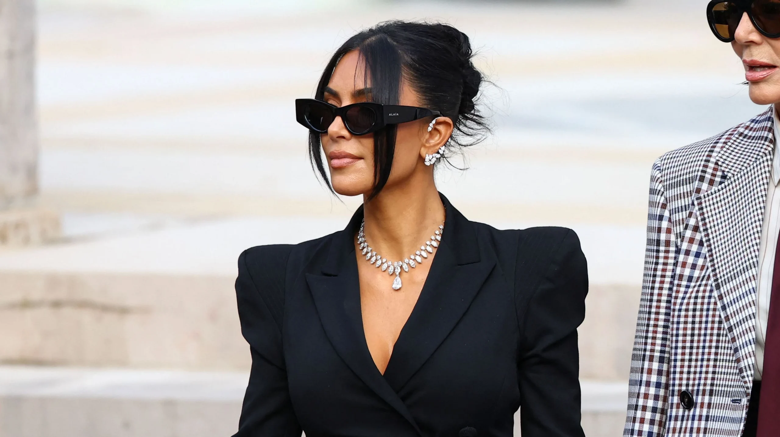 Kim Kardashian recebe indenizacao de 1 euro por roubo.webp