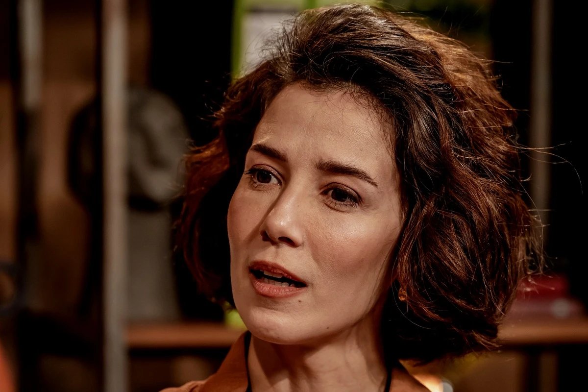 Marjorie Estiano e cobrada sobre volta a TV e corta