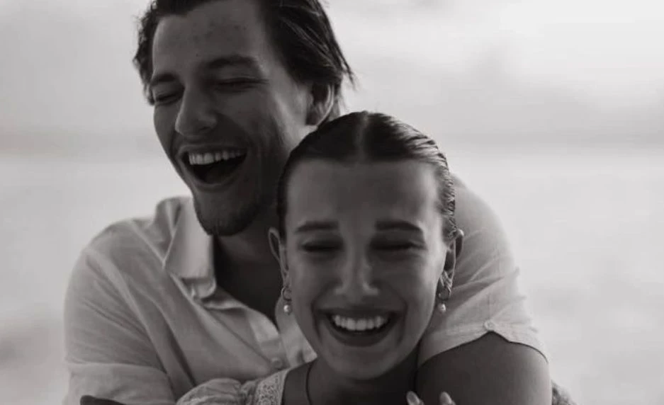 Millie Bobby Brown e Jake Bongiovi adotam segundo filho.webp
