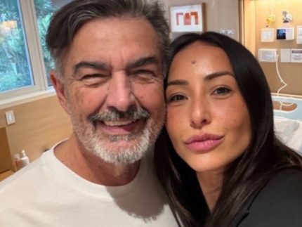Sabrina Sato celebra fim do tratamento do pai contra o