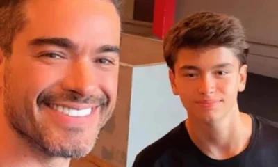 Sidney Sampaio posa com filho Leonardo apos anunciar que.webp