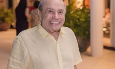 Aos 95 anos Stenio Garcia danca valsa em festa.webp