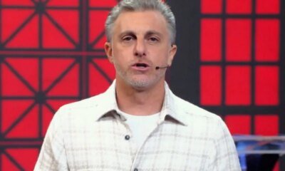 Em dia de eleicao Luciano Huck pega a todos de